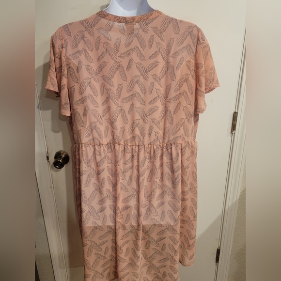 Torrid 3 hi-low top - Picture 4 of 7